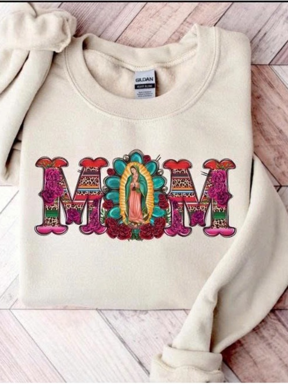 Sweatshirt with Colorful 'MOM' Marian Graphic